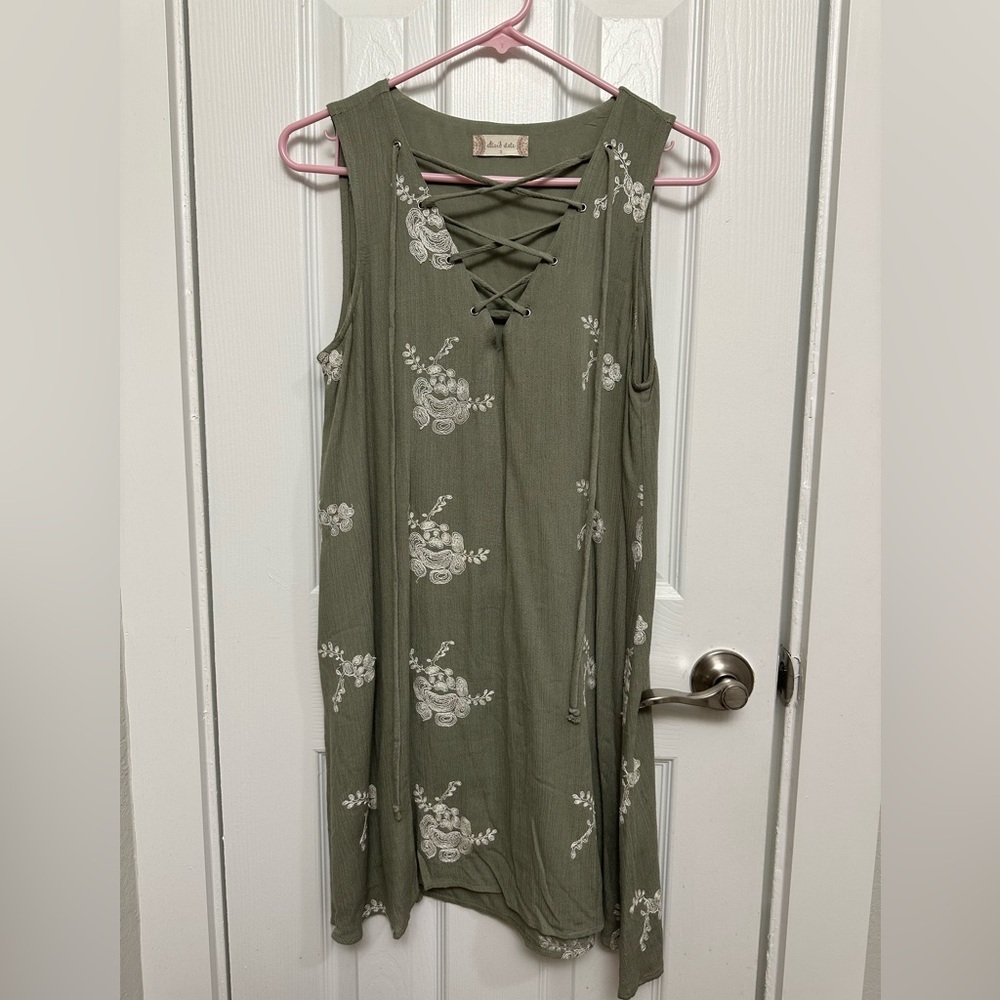 Altar’d State Green Sleeveless Dress w/ White Floral Embroidery Small